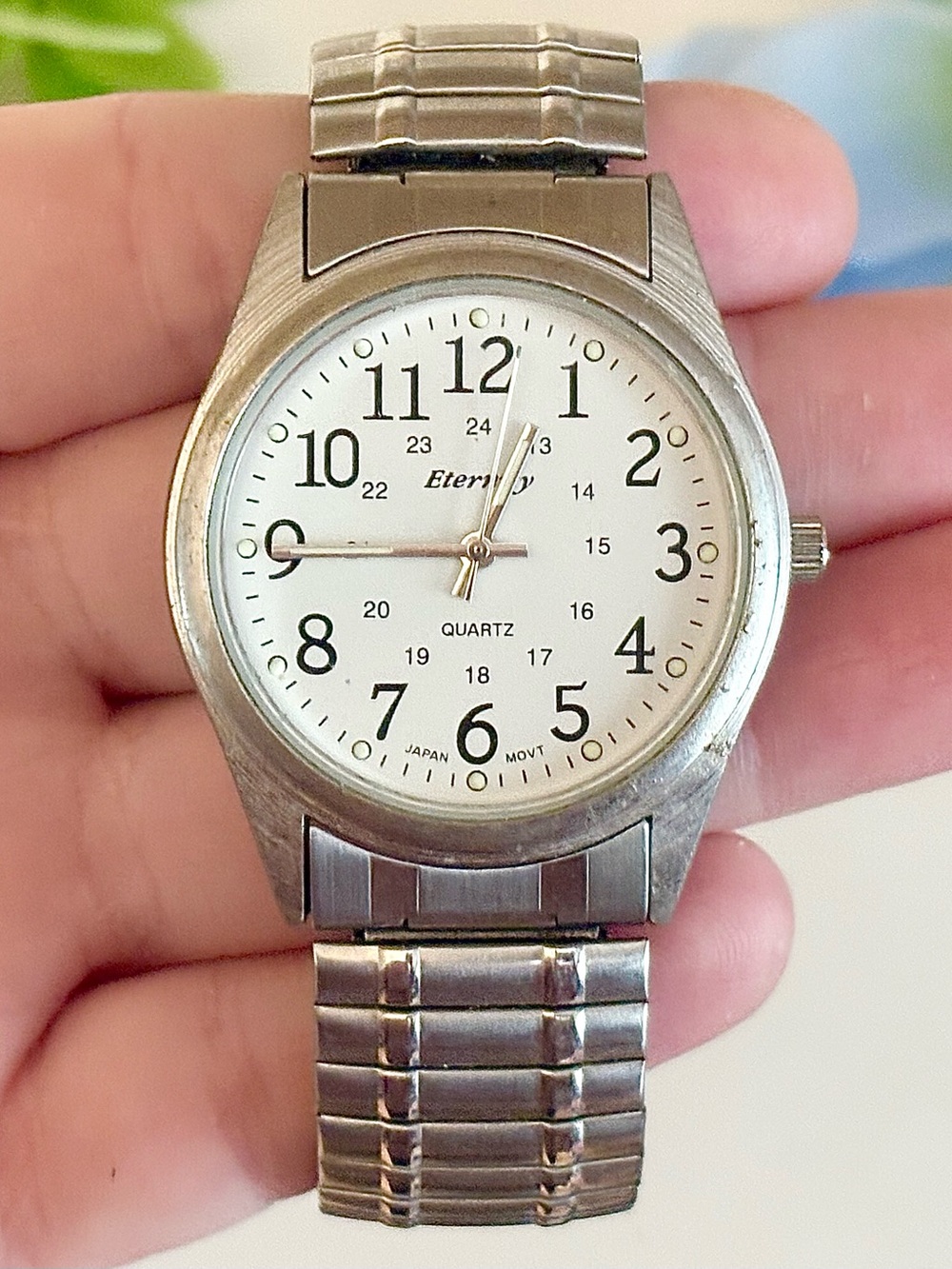 Men’s Vintage Eternity Stainless Steel Quartz Watch Sleek Expansion Stretch Band